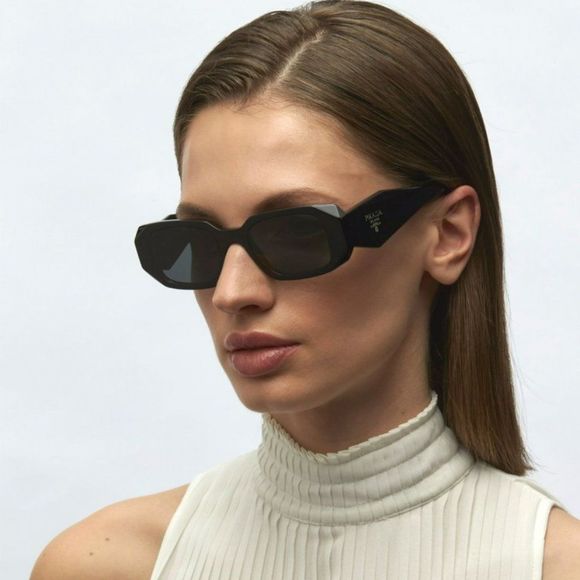 Prada PR17WS 1AB5S0 Sunglasses Black Gray Rectangle Unisex - Picture 6 of 13